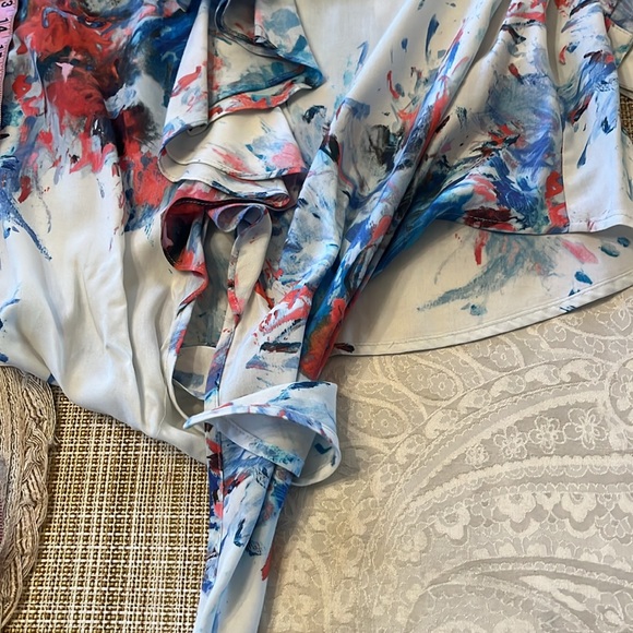 Karen Kane Women's Blue and White Blouse Ruffled and Tied Front Size Medium EUC - Picture 7 of 8